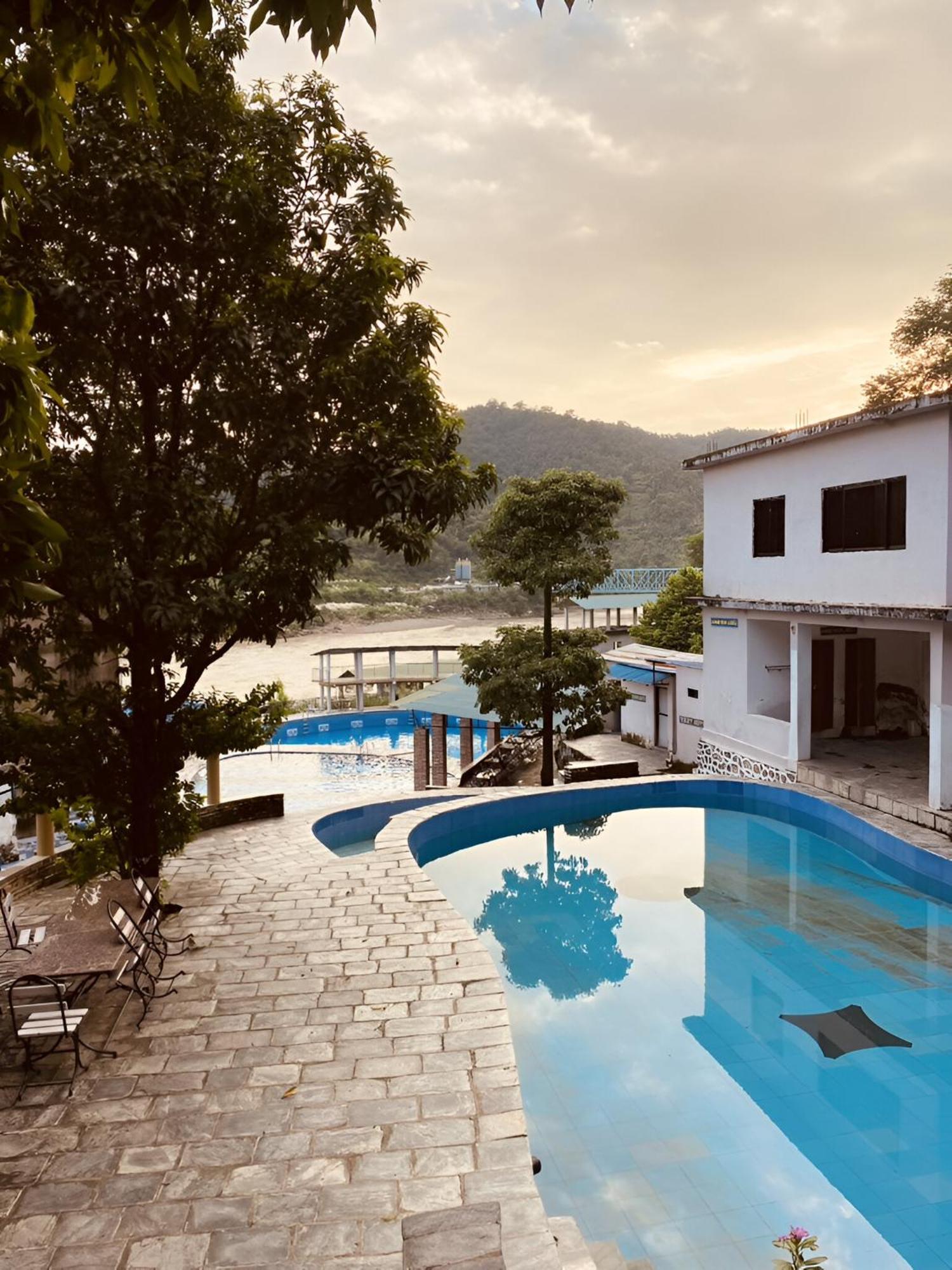 Presidency Resort Upardang Gadhi Luaran gambar